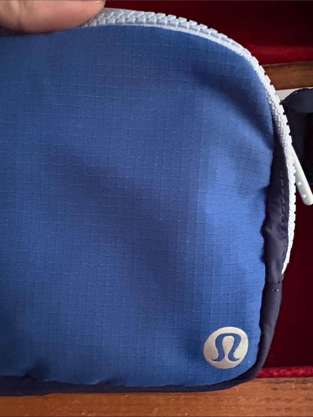 lululemon athletica Navy Blue Waist Pack with Light Blue Trim - Picture 2 of 4
